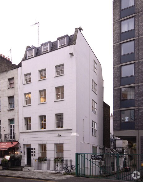 97 Charlotte St, London to rent - Primary Photo - Image 1 of 4