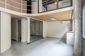 Retail in Lyon to rent Interior Photo- Image 2 of 8