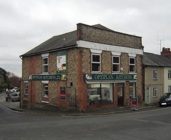 138 Farnborough Rd, Farnham for sale - Primary Photo - Image 1 of 1