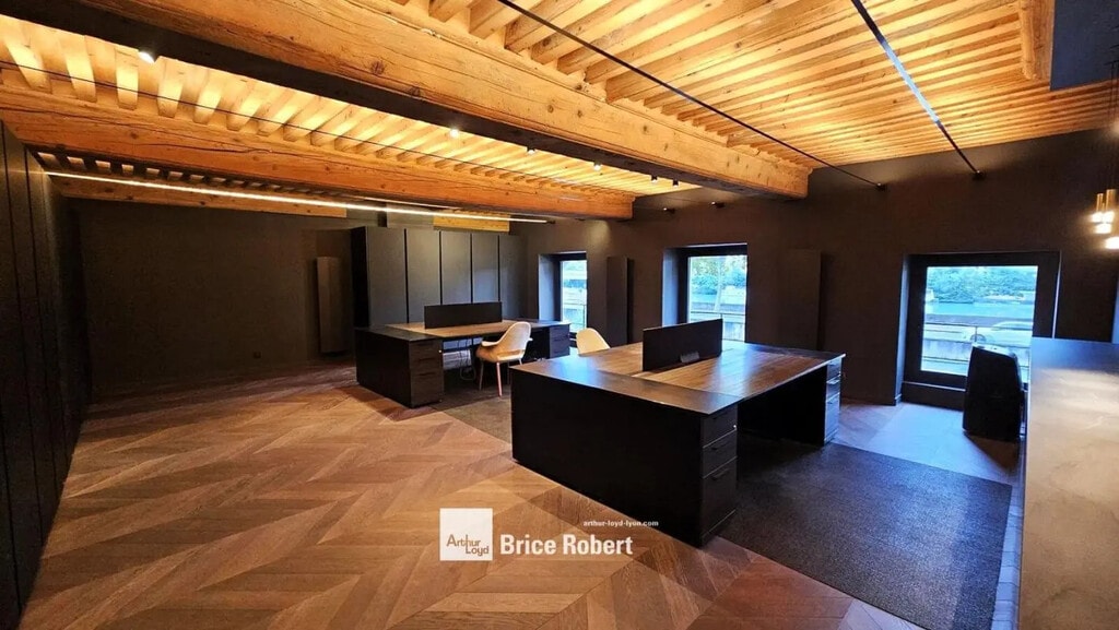 Location Bureaux 150 m² - Photo 1