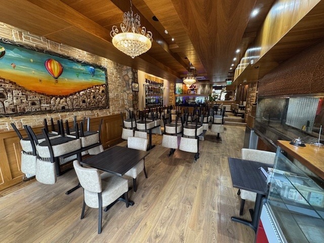 27 High St, London to rent Interior Photo- Image 1 of 9