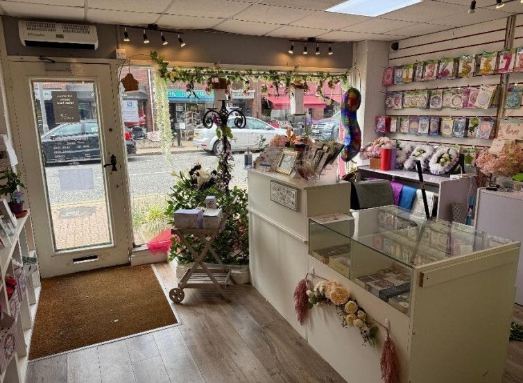 Shop 1, The Centre, Prospect House, The Broadway, Farnham Common to rent Interior Photo- Image 1 of 2