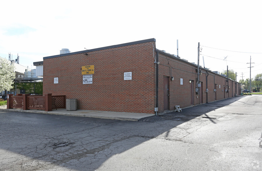 590 S York St, Elmhurst, IL for rent - Building Photo - Image 3 of 8