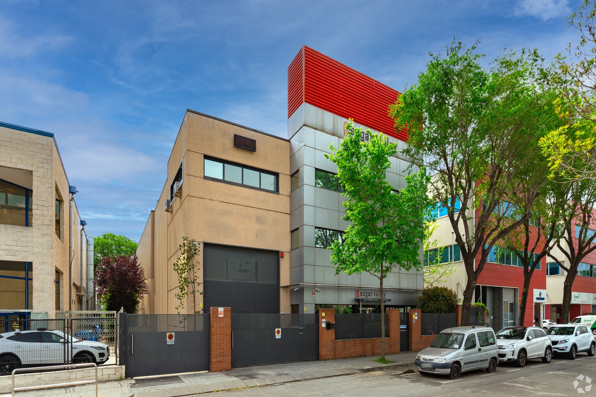 Industrial in L'Hospitalet de Llobregat, Barcelona to rent Building Photo- Image 1 of 3