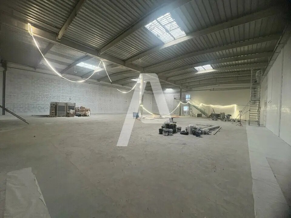 Light Industrial in Ivry-sur-Seine to rent Interior Photo- Image 1 of 7