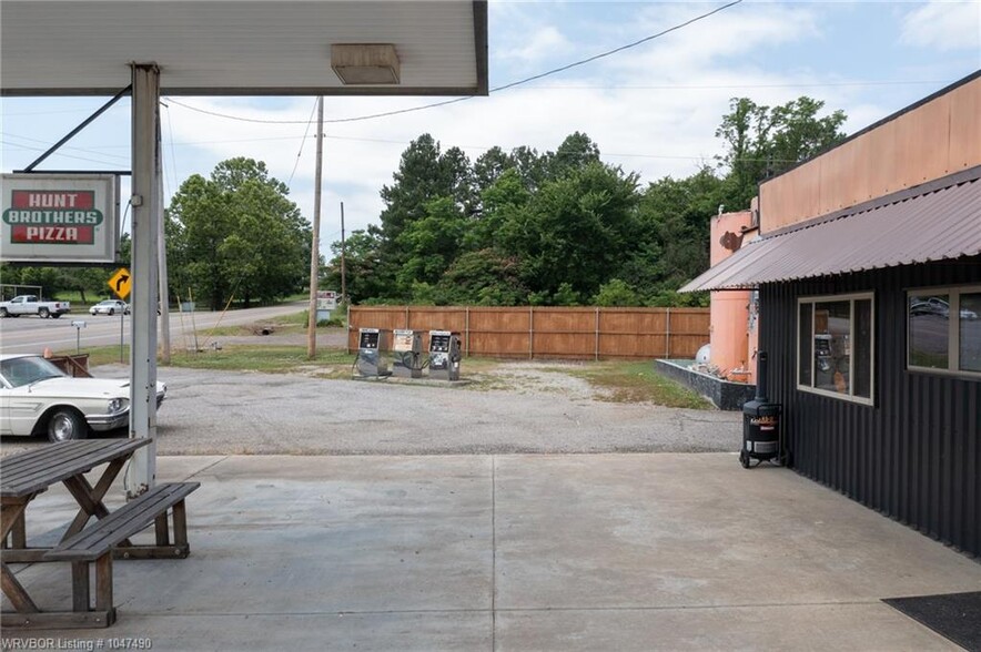 947 N Main St, Waldron, AR for sale - Primary Photo - Image 1 of 1