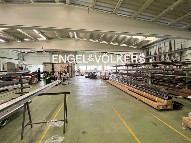 Industrial in Montcada i Reixac, Barcelona for sale - Interior Photo - Image 2 of 8