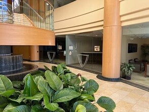 74199 El Paseo Dr, Palm Desert, CA to rent Building Photo- Image 1 of 8