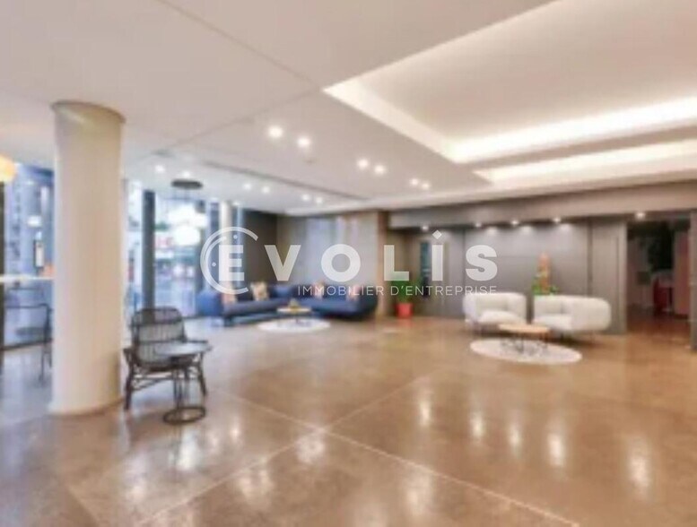 Office in Maisons-Alfort to rent - Lobby - Image 3 of 4