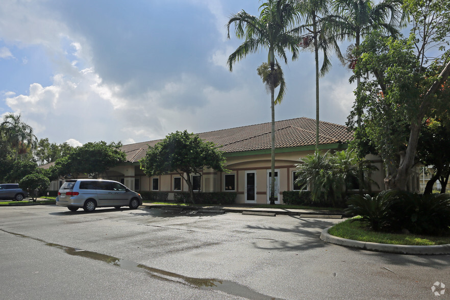 10250-10298 NW 46th St, Sunrise, FL for rent - Primary Photo - Image 1 of 5