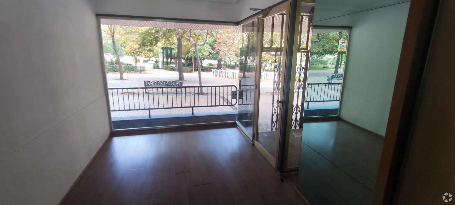 Retail in Ávila, Ávila to rent Interior Photo- Image 1 of 4