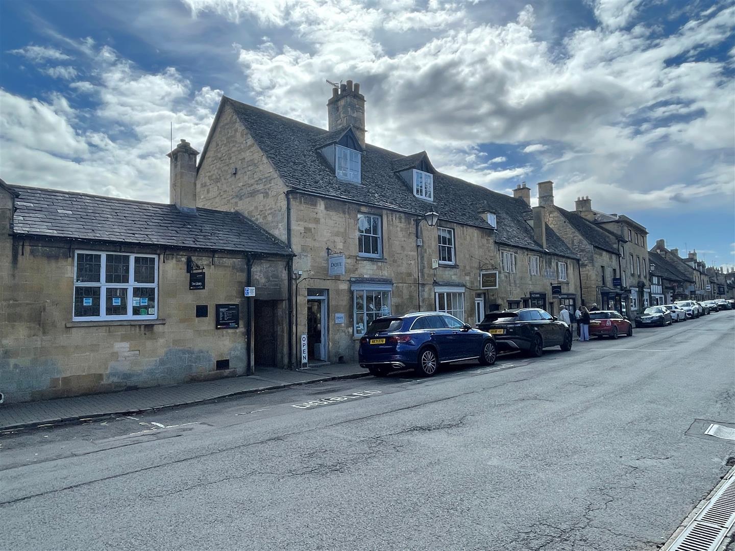 High St, Chipping Campden for sale Primary Photo- Image 1 of 1