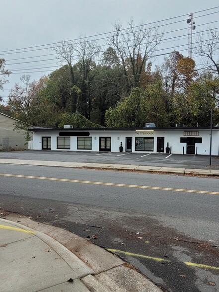 3348-3352 Commonwealth Ave, Charlotte, NC for sale - Building Photo - Image 1 of 1