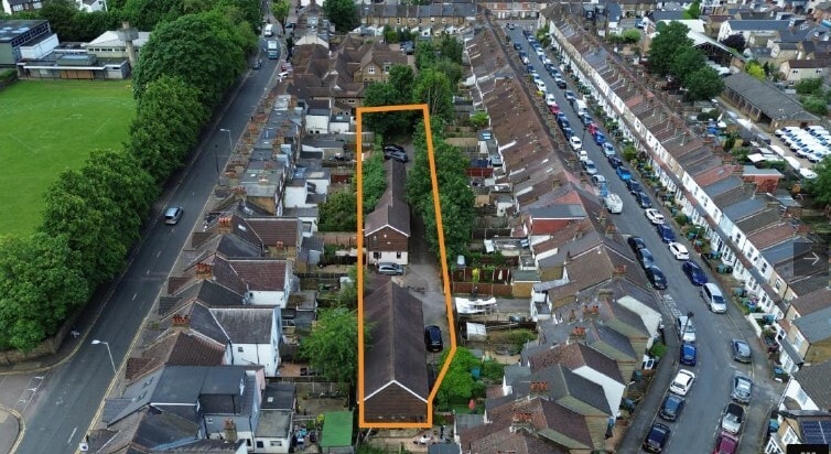 Office in Watford for sale - Aerial - Image 1 of 1