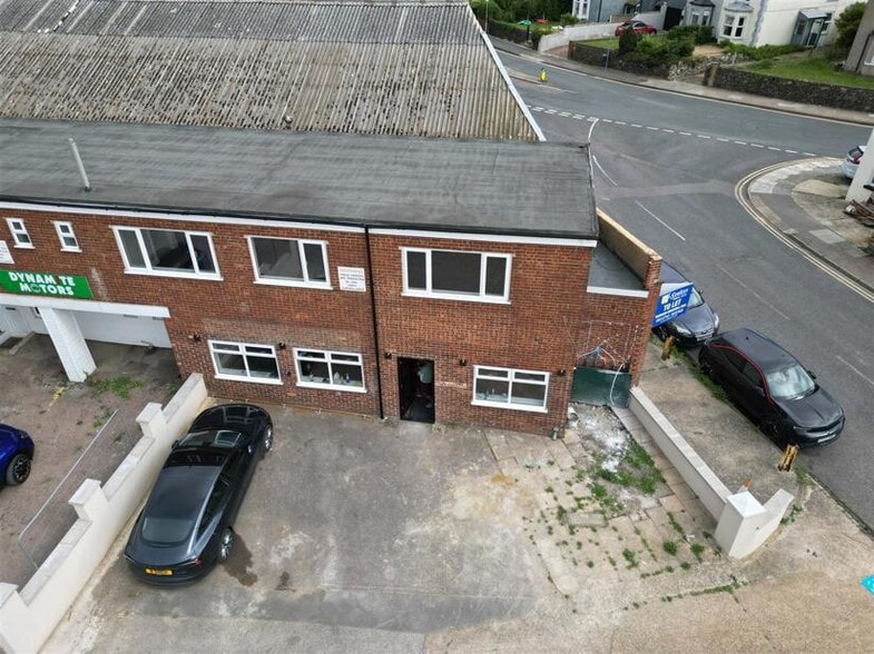 2 Vale Rd, Northfleet to rent - Building Photo - Image 1 of 2