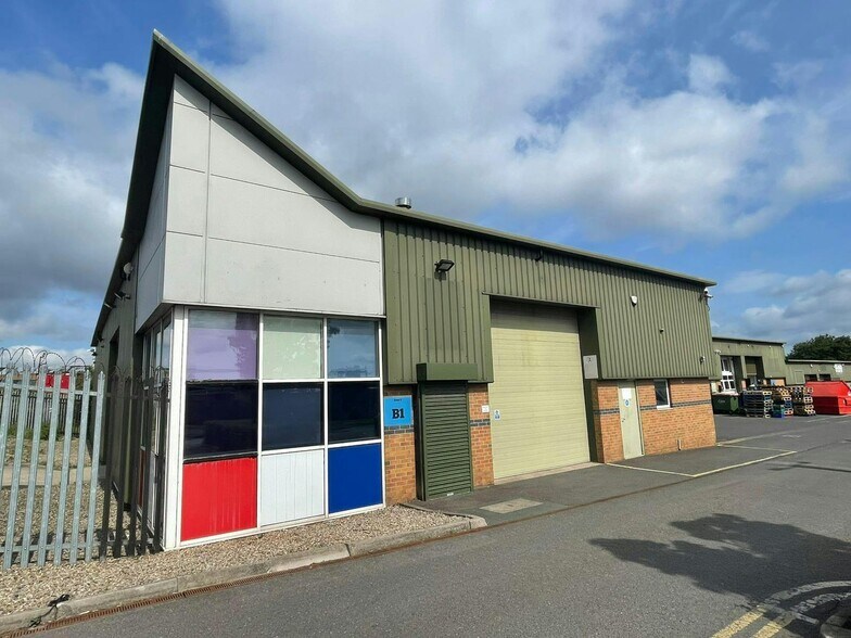 Knowles Ln, Bradford to rent - Building Photo - Image 2 of 11