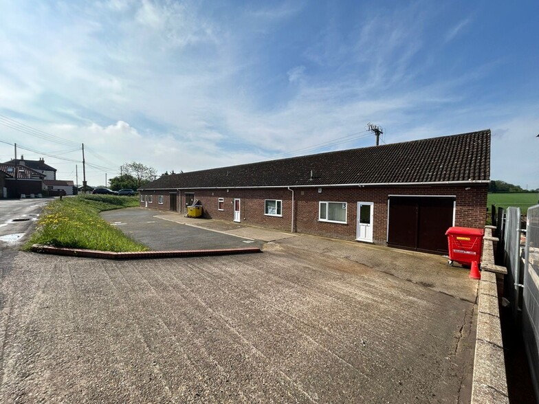 Ashwellthorpe Industrial Estate, Ashwellthorpe for rent - Building Photo - Image 3 of 3