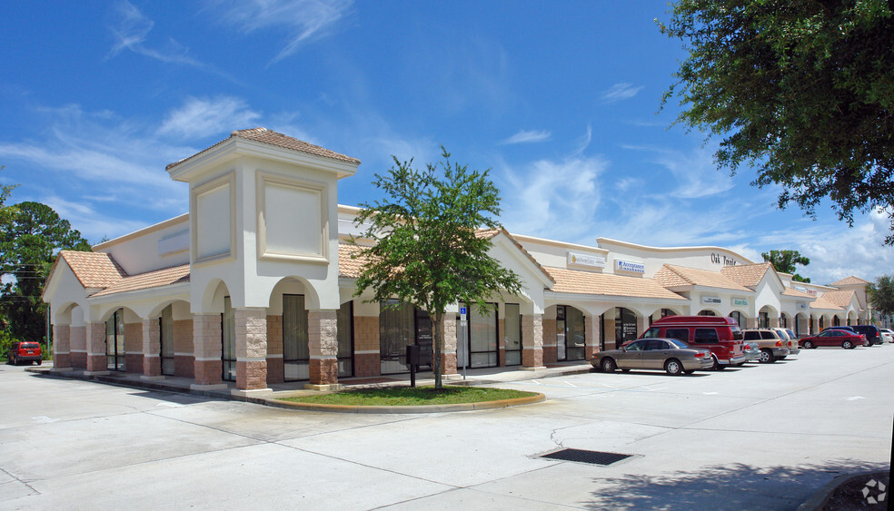 635 S Wickham Rd, West Melbourne, FL for rent - Building Photo - Image 1 of 4