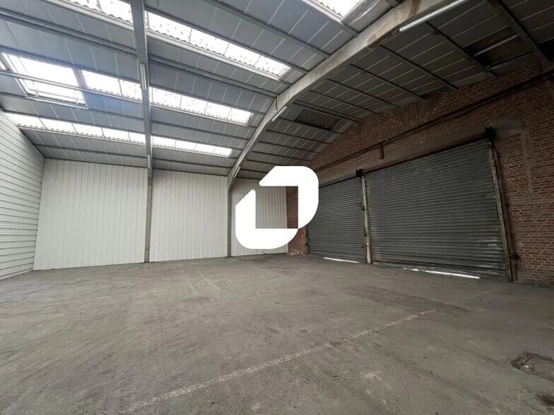 Light Industrial in Lesquin to rent - Interior Photo - Image 2 of 7