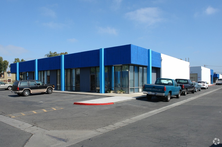 2901 S Main St, Santa Ana, CA for rent - Building Photo - Image 1 of 5