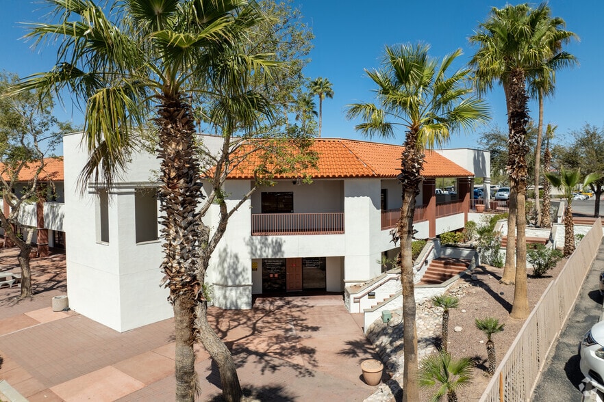 2055 W Hospital Dr, Tucson, AZ to rent - Building Photo - Image 3 of 13