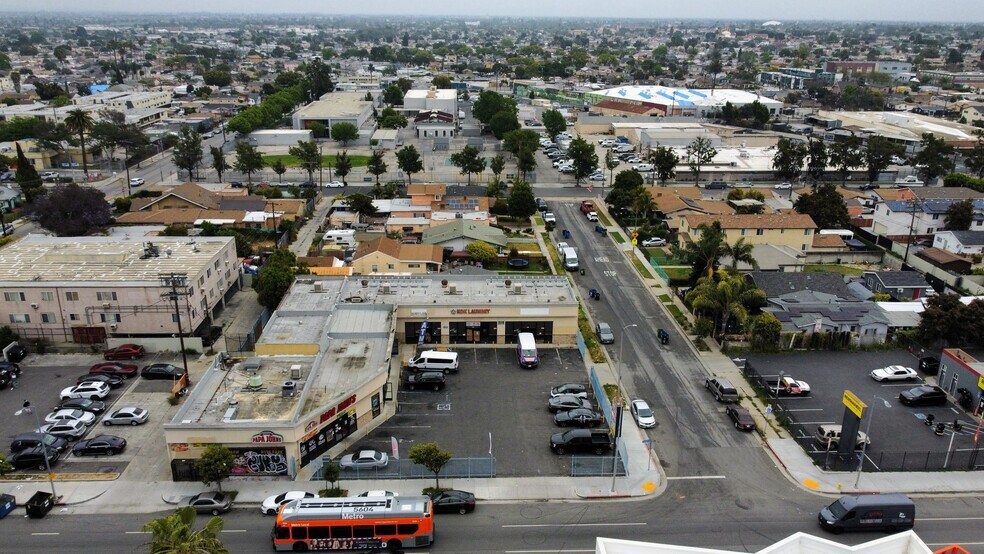 6520-6534 Crenshaw Blvd, Los Angeles, CA for rent - Building Photo - Image 3 of 7