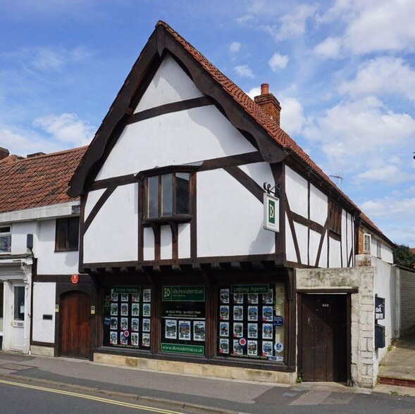 9 Church St, Trowbridge to rent - Building Photo - Image 1 of 8