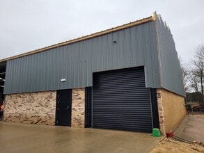 Drove Road, Gamlingay, Gamlingay to rent Building Photo- Image 2 of 6