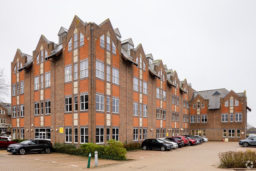 4 Victoria St, St. Albans to rent - Primary Photo - Image 1 of 2