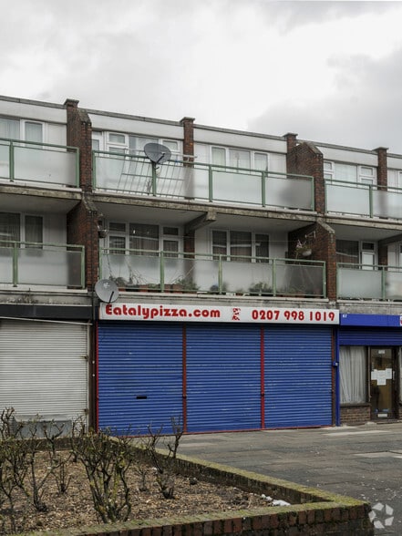 66 Lilburne Walk, London for sale - Building Photo - Image 3 of 4