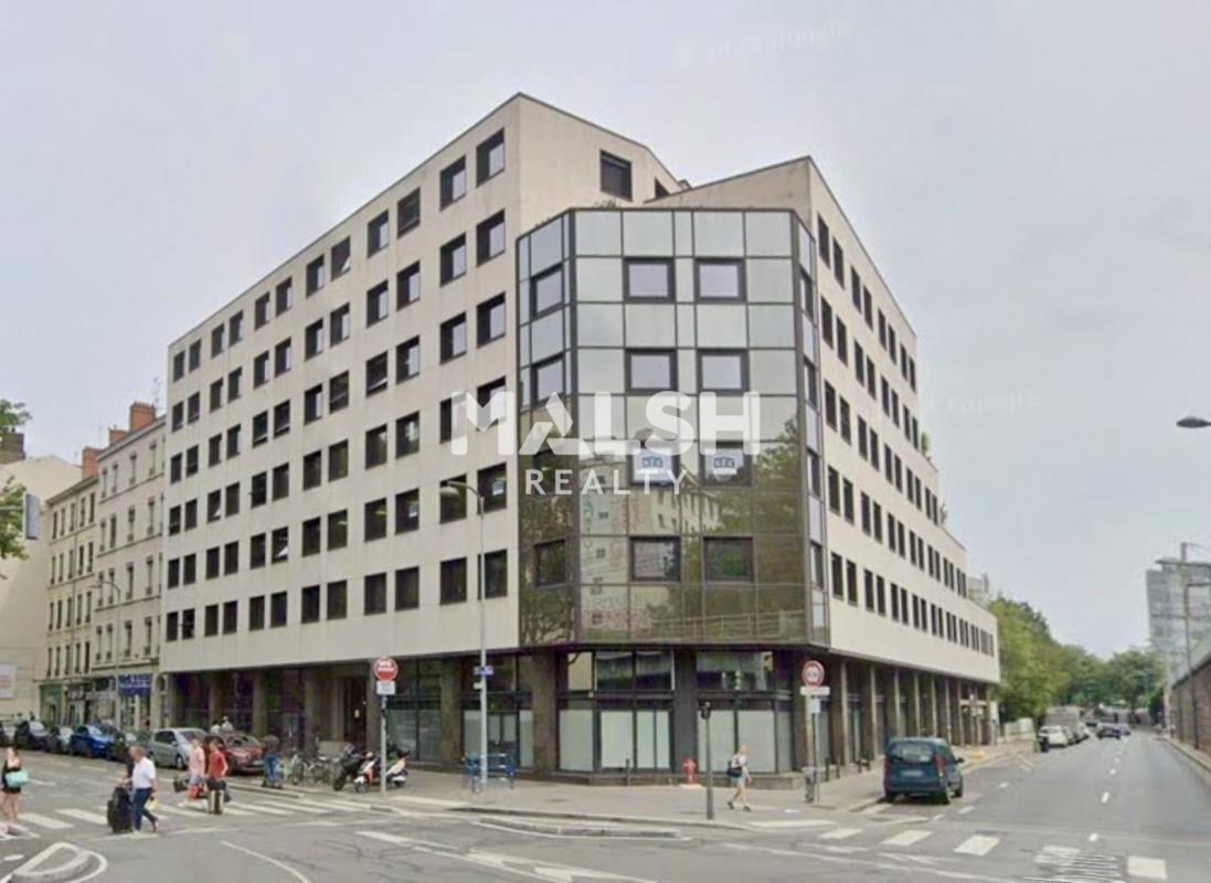 Office in Lyon to rent Building Photo- Image 1 of 15