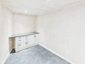 107 Main St, Holytown to rent Interior Photo- Image 2 of 3
