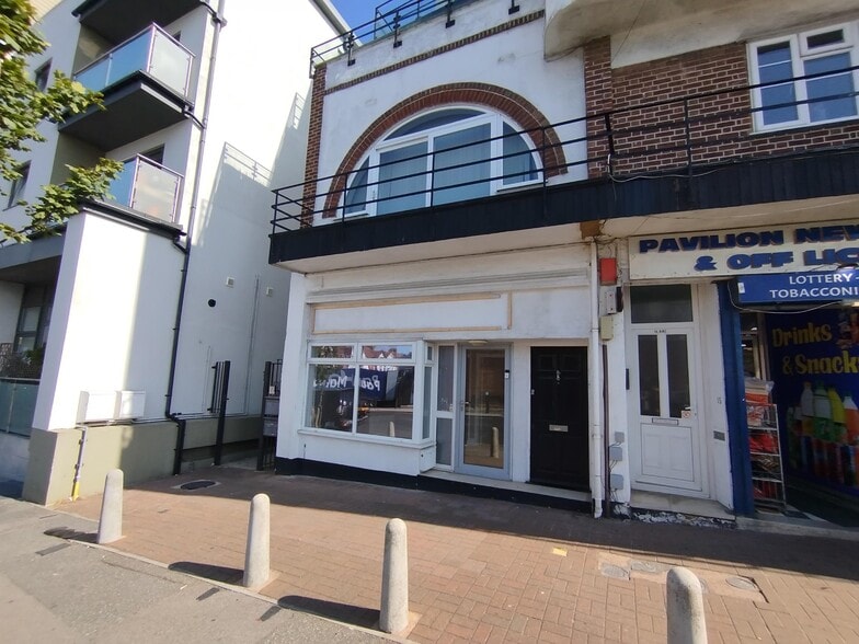 19A Station Rd, Westcliff-On-Sea to rent - Building Photo - Image 1 of 1