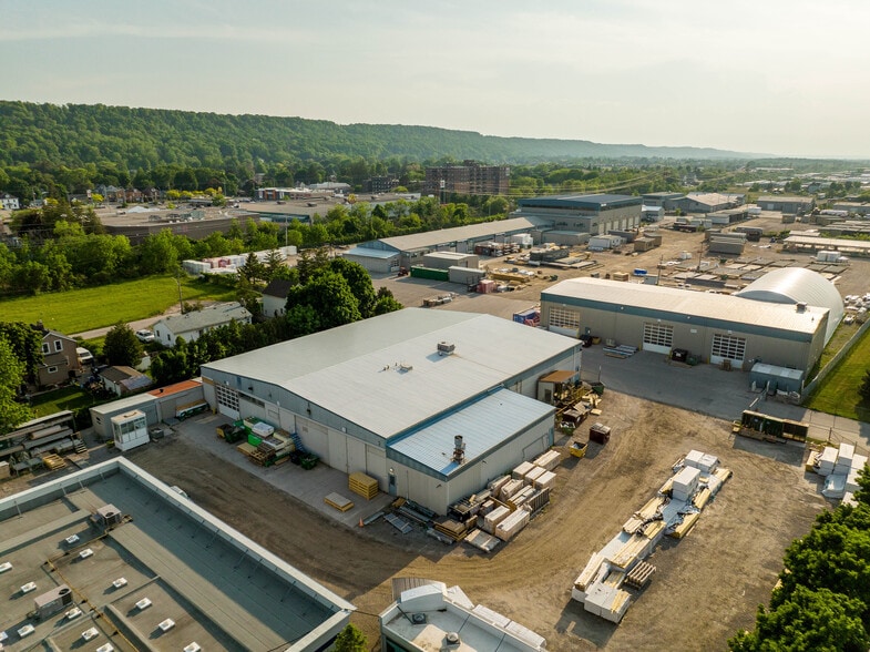 115 S Service Road portfolio of 3 properties for sale on LoopNet.co.uk - Building Photo - Image 2 of 6