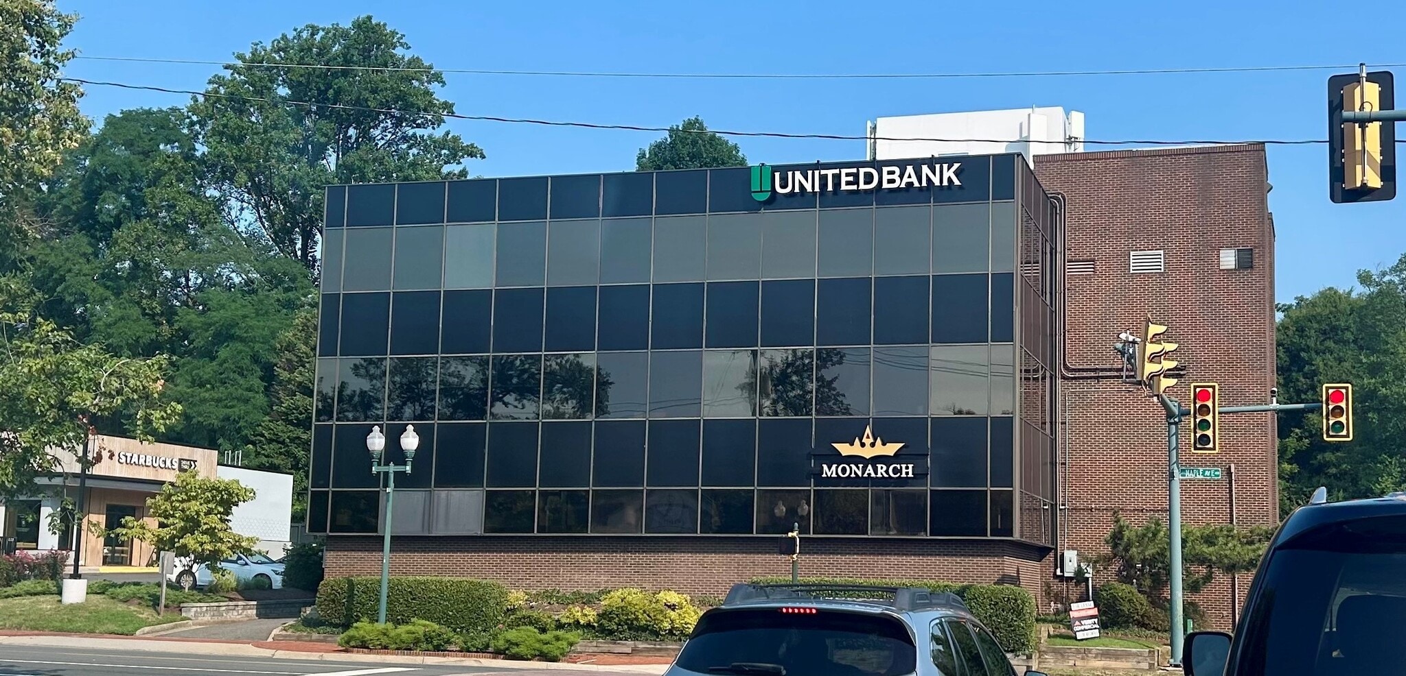 374 Maple Ave E, Vienna, VA to rent Building Photo- Image 1 of 16