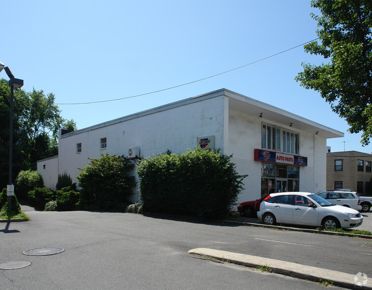 1395 Boston Post Rd, Larchmont, NY for rent - Building Photo - Image 2 of 4