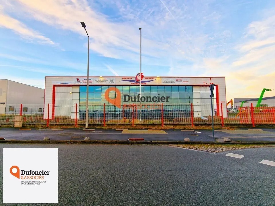 Light Industrial in Poitiers for sale Building Photo- Image 1 of 13