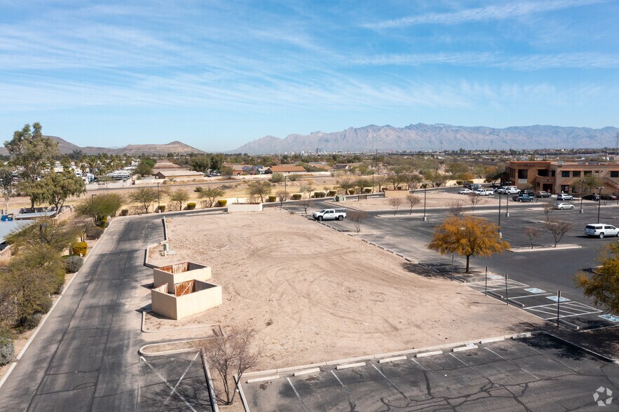 1370 W Irvington Rd, Tucson, AZ for rent - Building Photo - Image 2 of 6