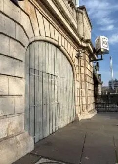 Retail in Paris to rent Building Photo- Image 1 of 5