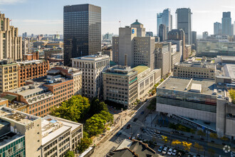 100-104 Rue Saint-Antoine O, Montréal, QC - aerial  map view