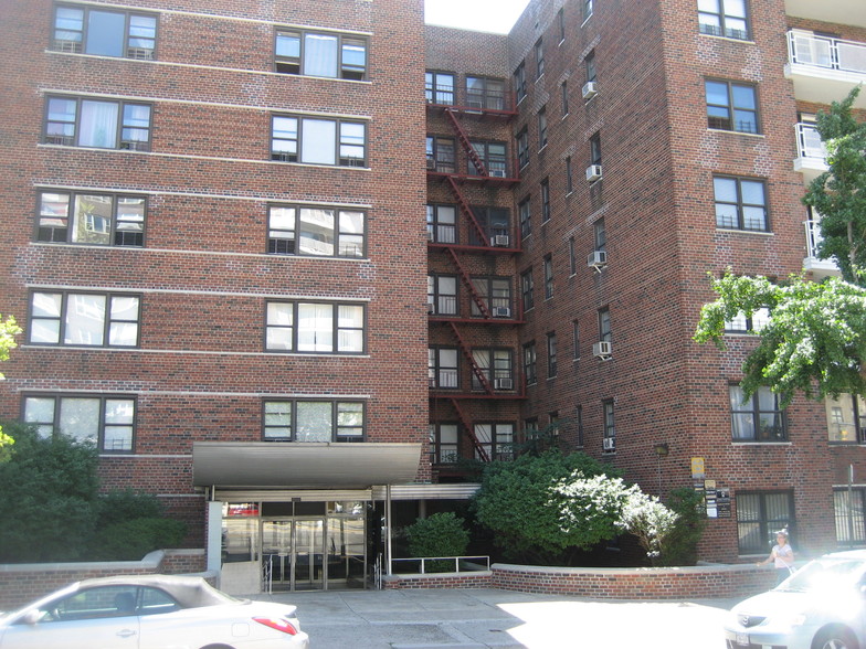 3130 Grand Concourse, The Bronx, NY for sale - Primary Photo - Image 1 of 1