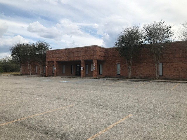 1800 S Washington St, Beeville, TX for sale - Building Photo - Image 3 of 31