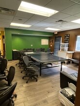 80 N Virginia St, Crystal Lake, IL to rent Interior Photo- Image 2 of 4