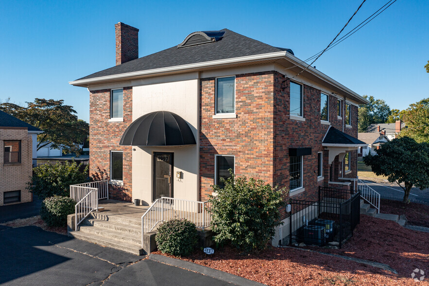 4997 Glenway Ave, Cincinnati, OH for sale - Building Photo - Image 1 of 1