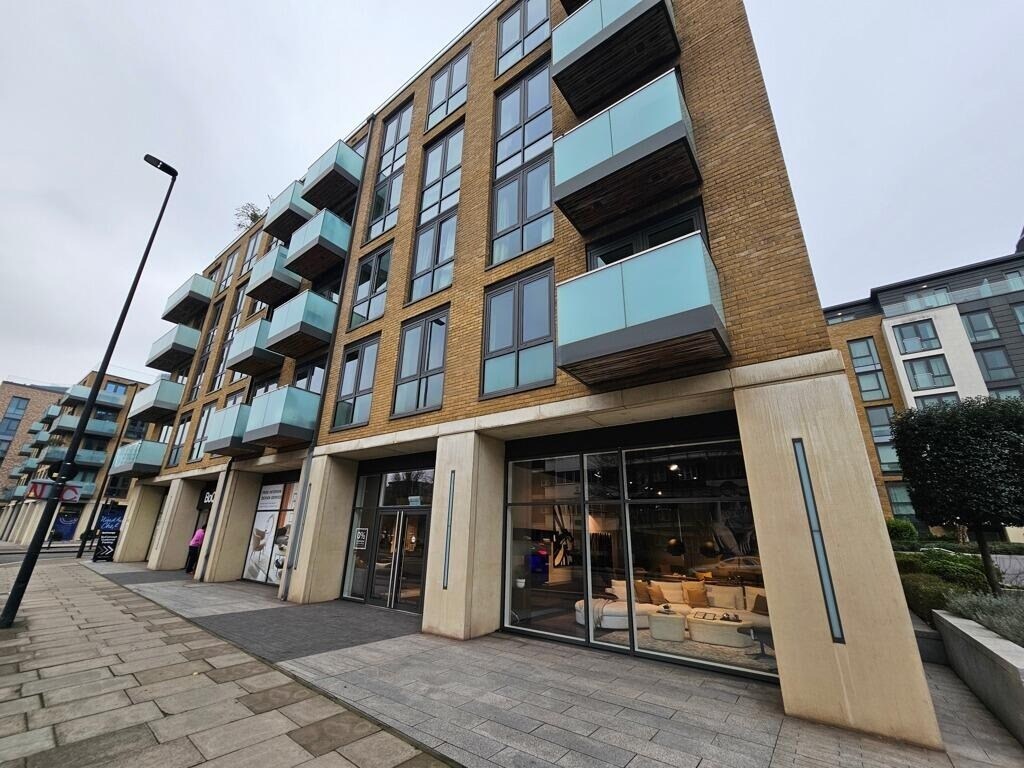 York Rd, London to rent Building Photo- Image 1 of 16