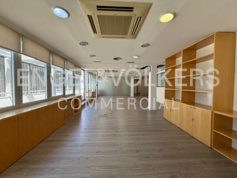Office in Madrid, Madrid to rent - Building Photo - Image 3 of 3