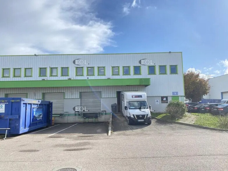 Industrial in Genas to rent - Building Photo - Image 2 of 15