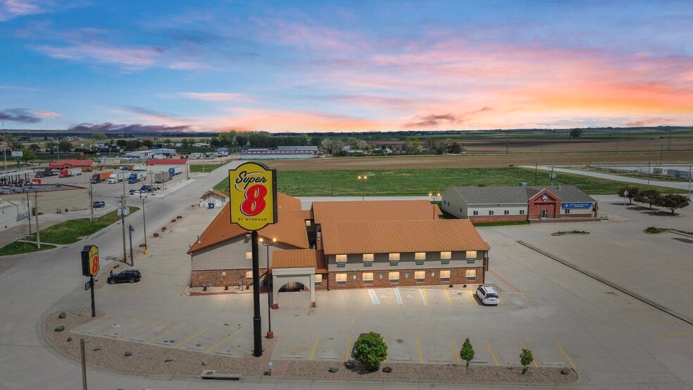 500 E A St, Ogallala, NE for sale - Building Photo - Image 1 of 26