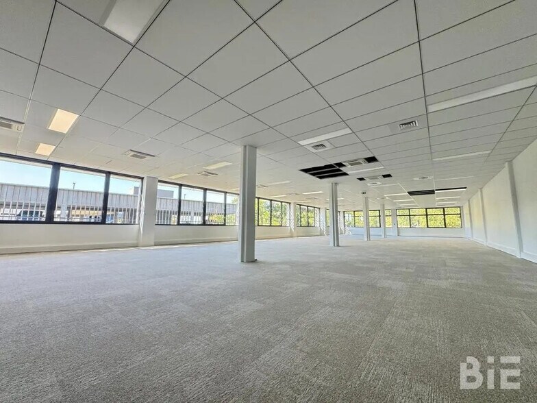 Office in Mérignac to rent - Building Photo - Image 2 of 10