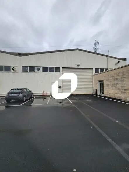 58 Quai De La Marine, L'ILE-SAINT-DENIS to rent - Building Photo - Image 3 of 14